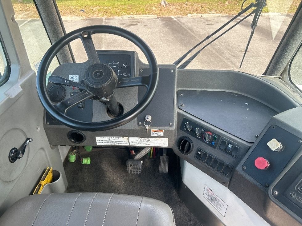 Yard Truck-Heavy Duty Tractors-Ottawa-2019-T2-Pensacola-FL-410,651\n\t\tmiles-$ 56,000 - Image 10