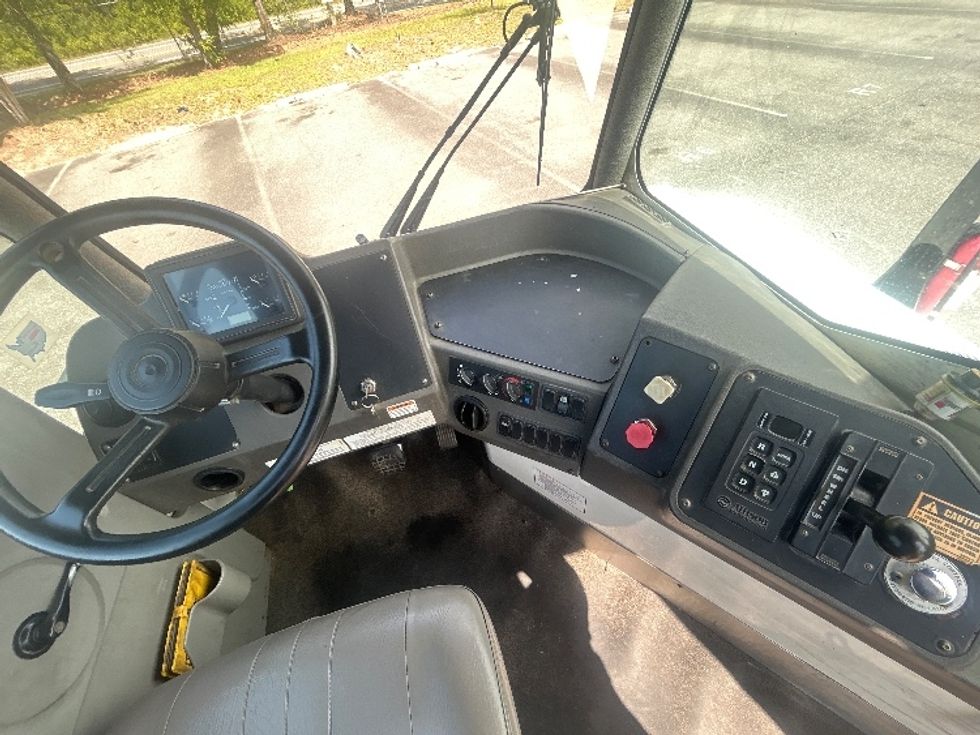 Yard Truck-Heavy Duty Tractors-Ottawa-2019-T2-Pensacola-FL-410,651\n\t\tmiles-$ 56,000 - Image 11