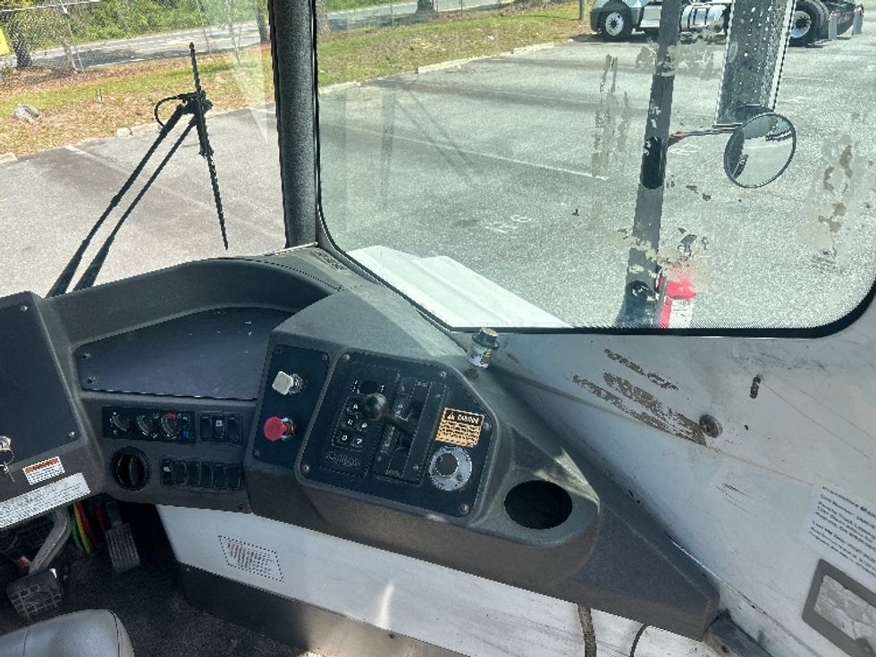 Yard Truck-Heavy Duty Tractors-Ottawa-2019-T2-Pensacola-FL-410,651\n\t\tmiles-$ 56,000 - Image 12