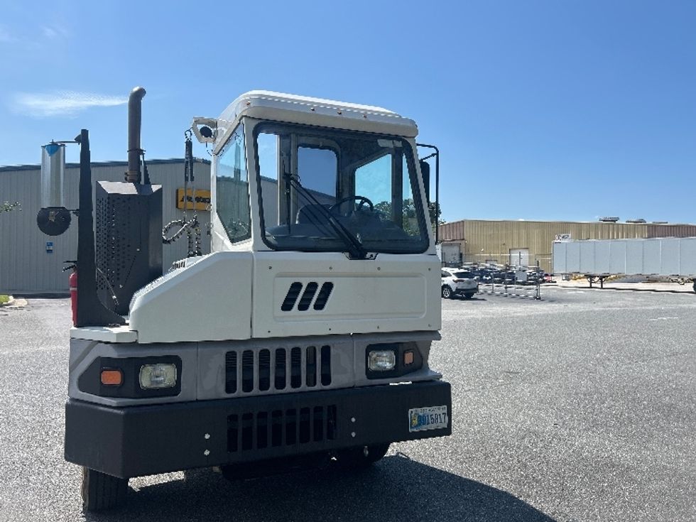 Yard Truck-Heavy Duty Tractors-Ottawa-2019-T2-Pensacola-FL-410,651\n\t\tmiles-$ 56,000 - Image 2