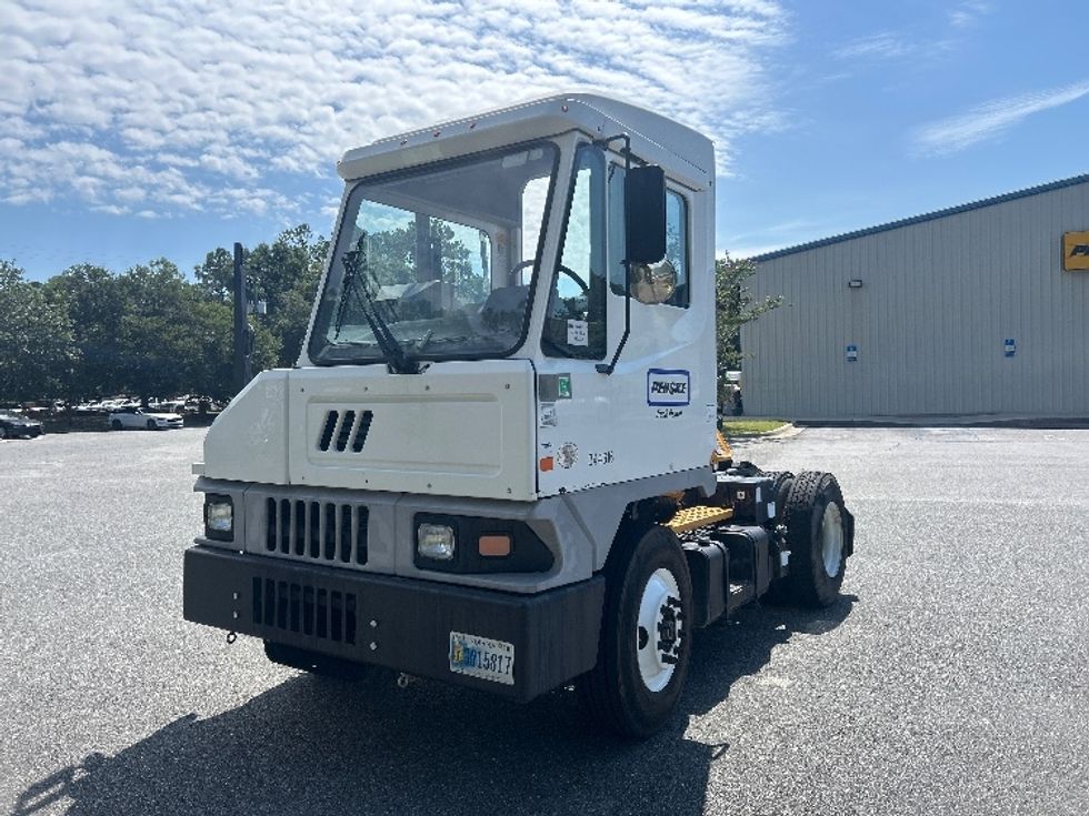 Yard Truck-Heavy Duty Tractors-Ottawa-2019-T2-Pensacola-FL-410,651\n\t\tmiles-$ 56,000 - Image 3