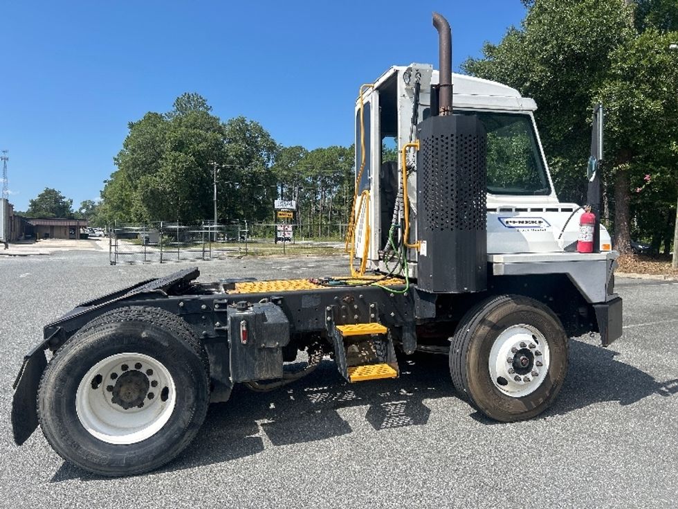 Yard Truck-Heavy Duty Tractors-Ottawa-2019-T2-Pensacola-FL-410,651\n\t\tmiles-$ 56,000 - Image 8