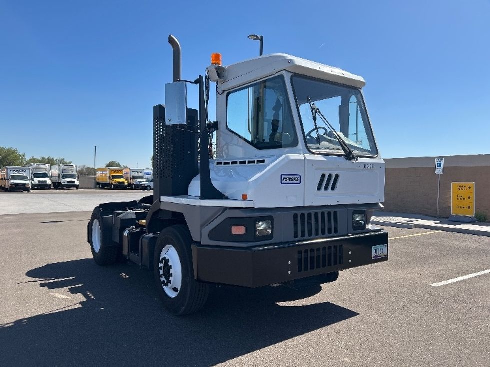 Yard Truck-Heavy Duty Tractors-Ottawa-2019-T2-Phoenix-AZ-233,972\n\t\tmiles-$ 63,250 - Image 1