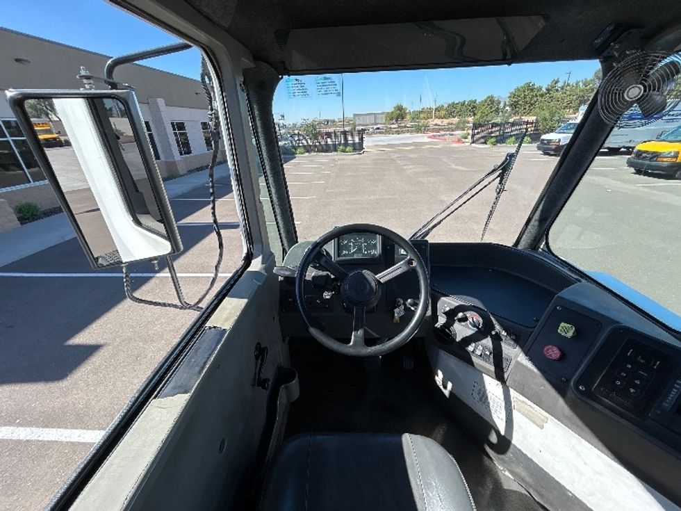 Yard Truck-Heavy Duty Tractors-Ottawa-2019-T2-Phoenix-AZ-233,972\n\t\tmiles-$ 63,250 - Image 10