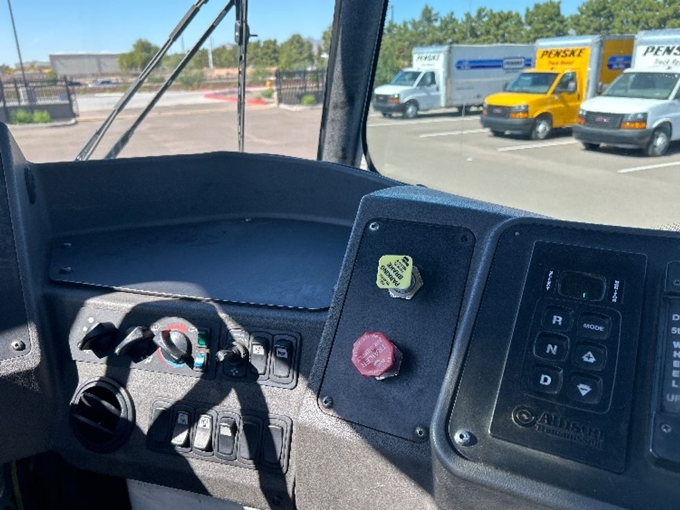 Yard Truck-Heavy Duty Tractors-Ottawa-2019-T2-Phoenix-AZ-233,972\n\t\tmiles-$ 63,250 - Image 13