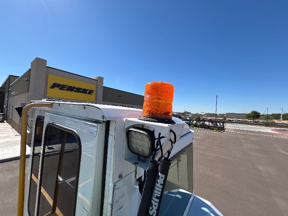 Yard Truck-Heavy Duty Tractors-Ottawa-2019-T2-Phoenix-AZ-233,972\n\t\tmiles-$ 63,250 - Image 18