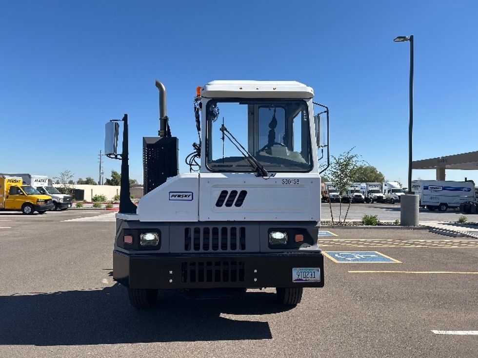 Yard Truck-Heavy Duty Tractors-Ottawa-2019-T2-Phoenix-AZ-233,972\n\t\tmiles-$ 63,250 - Image 2