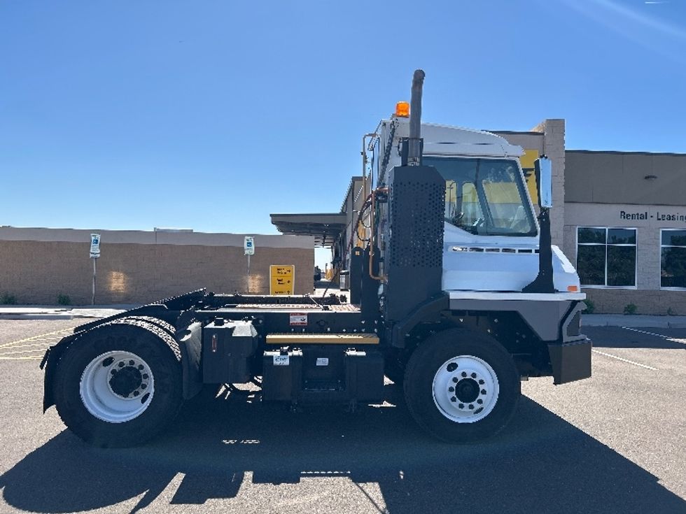 Yard Truck-Heavy Duty Tractors-Ottawa-2019-T2-Phoenix-AZ-233,972\n\t\tmiles-$ 63,250 - Image 8