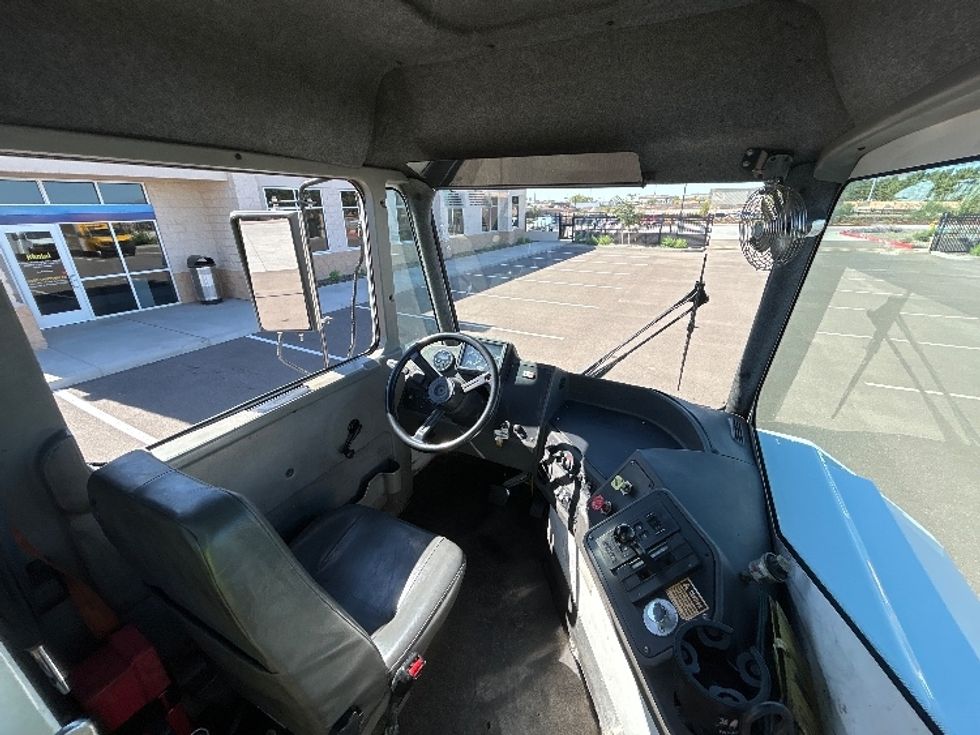 Yard Truck-Heavy Duty Tractors-Ottawa-2019-T2-Phoenix-AZ-233,972\n\t\tmiles-$ 63,250 - Image 9