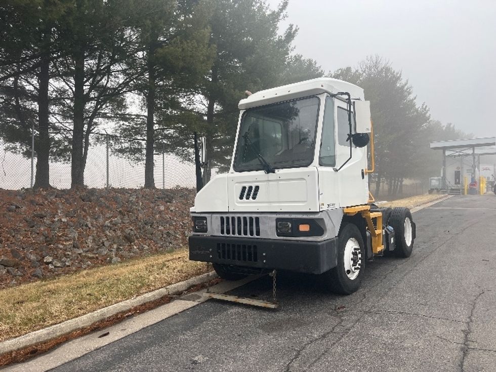 Yard Truck-Heavy Duty Tractors-Ottawa-2019-T2-Salem-VA-67,567\n\t\tmiles-$ 61,000 - Image 1
