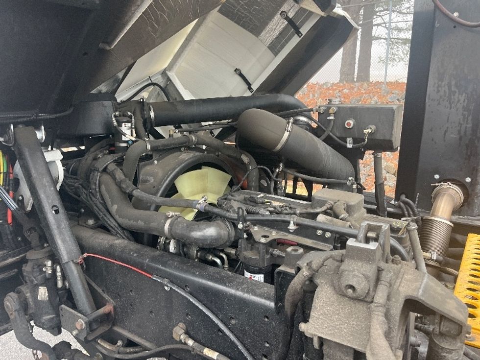 Yard Truck-Heavy Duty Tractors-Ottawa-2019-T2-Salem-VA-67,567\n\t\tmiles-$ 61,000 - Image 15