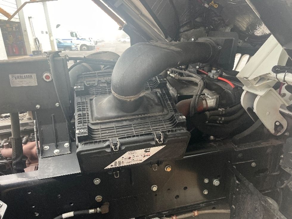 Yard Truck-Heavy Duty Tractors-Ottawa-2019-T2-Salem-VA-67,567\n\t\tmiles-$ 61,000 - Image 16