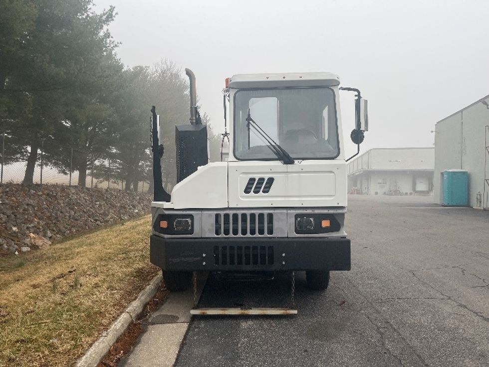 Yard Truck-Heavy Duty Tractors-Ottawa-2019-T2-Salem-VA-67,567\n\t\tmiles-$ 61,000 - Image 2