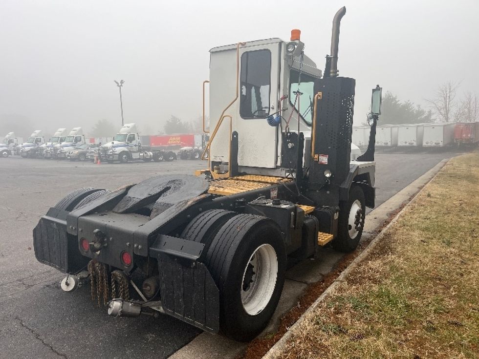 Yard Truck-Heavy Duty Tractors-Ottawa-2019-T2-Salem-VA-67,567\n\t\tmiles-$ 61,000 - Image 7