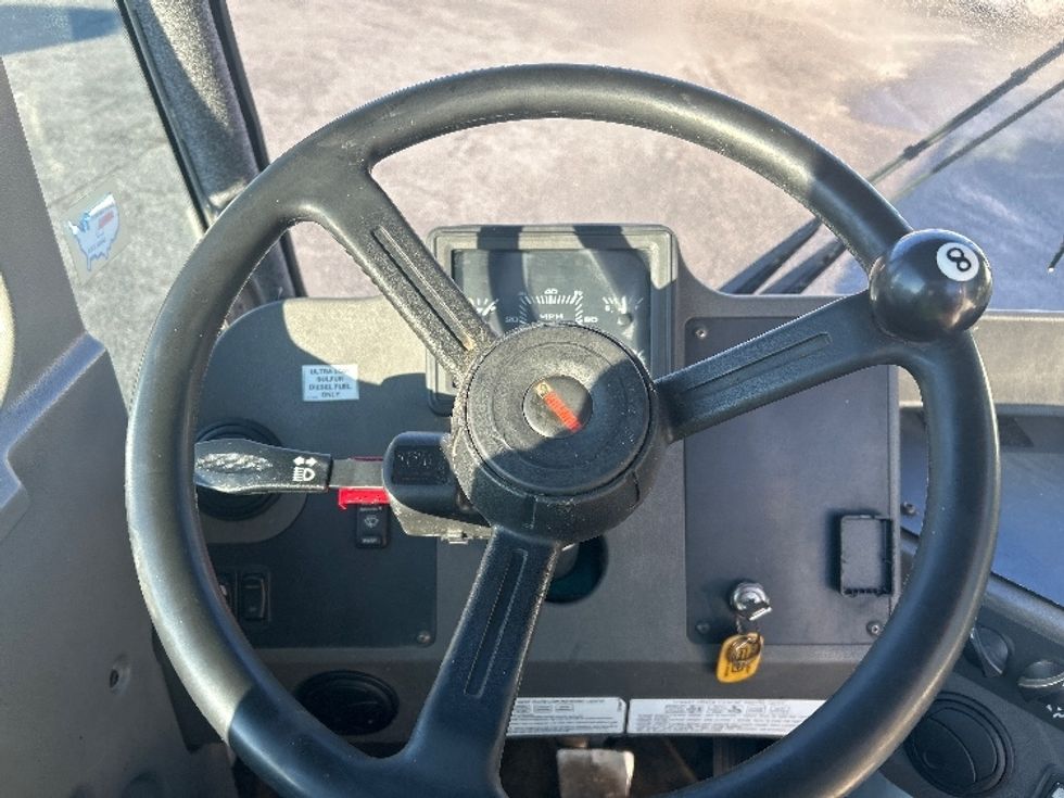 Yard Truck-Heavy Duty Tractors-Ottawa-2019-T2-Tallahassee-FL-166,359\n\t\tmiles-$ 66,250 - Image 11