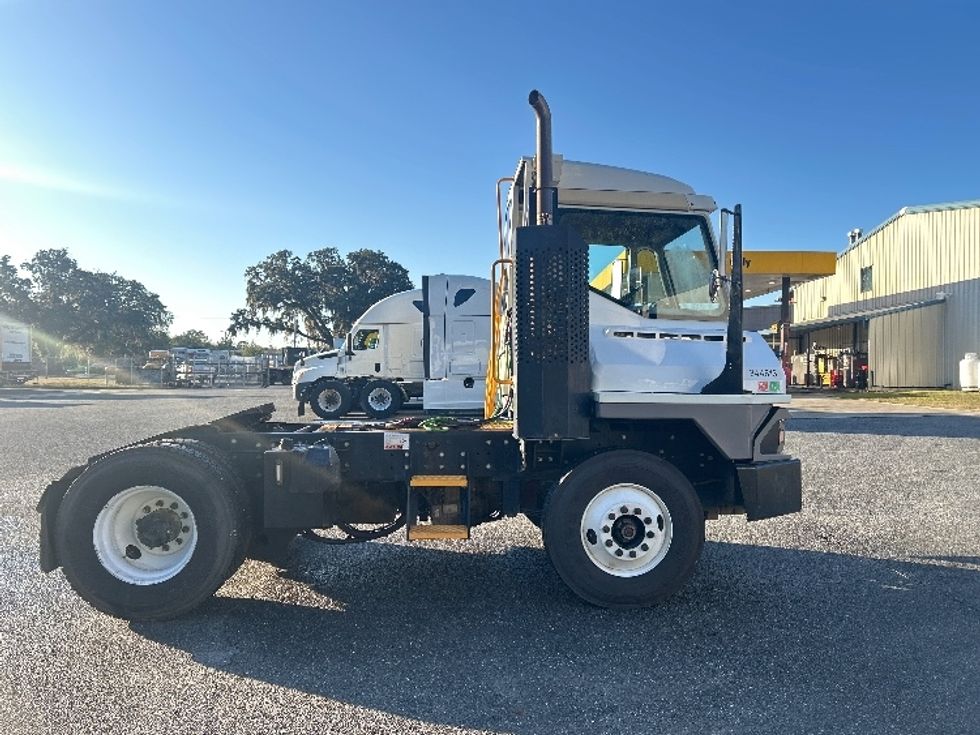 Yard Truck-Heavy Duty Tractors-Ottawa-2019-T2-Tallahassee-FL-166,359\n\t\tmiles-$ 66,250 - Image 8
