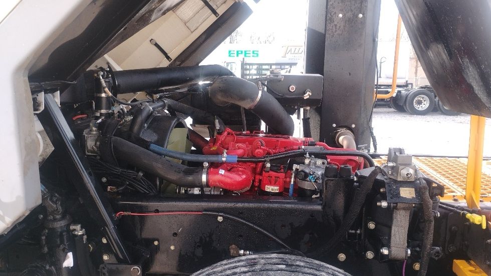 Yard Truck-Heavy Duty Tractors-Ottawa-2019-T2-Tuscumbia-AL-39,185\n\t\tmiles-$ 66,750 - Image 12