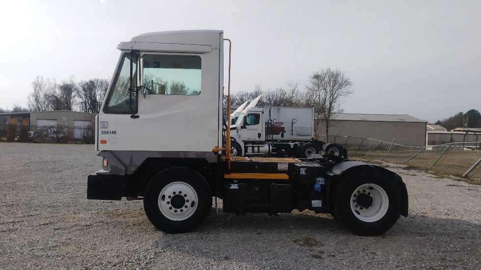 Yard Truck-Heavy Duty Tractors-Ottawa-2019-T2-Tuscumbia-AL-39,185\n\t\tmiles-$ 66,750 - Image 4