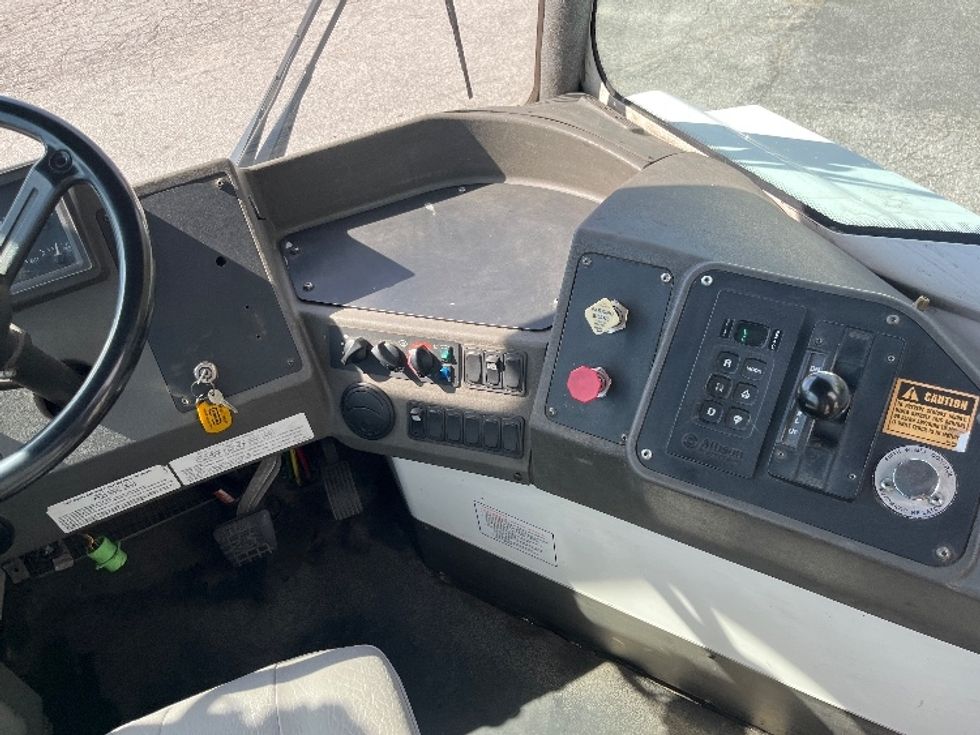 Yard Truck-Heavy Duty Tractors-Ottawa-2019-T2-West Columbia-SC-47,921\n\t\tmiles-$ 67,250 - Image 11