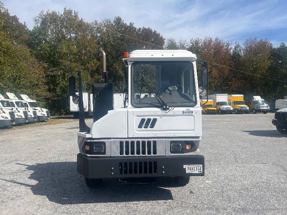 Yard Truck-Heavy Duty Tractors-Ottawa-2019-T2-West Columbia-SC-47,921\n\t\tmiles-$ 67,250 - Image 2