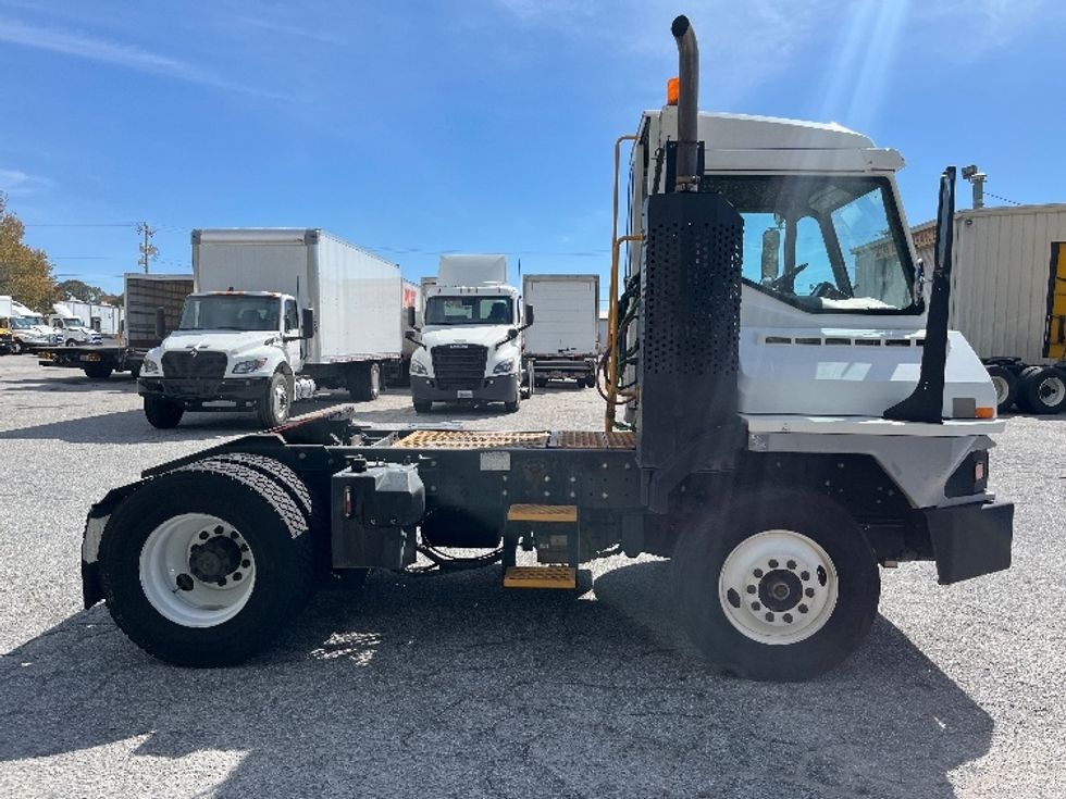 Yard Truck-Heavy Duty Tractors-Ottawa-2019-T2-West Columbia-SC-47,921\n\t\tmiles-$ 67,250 - Image 8