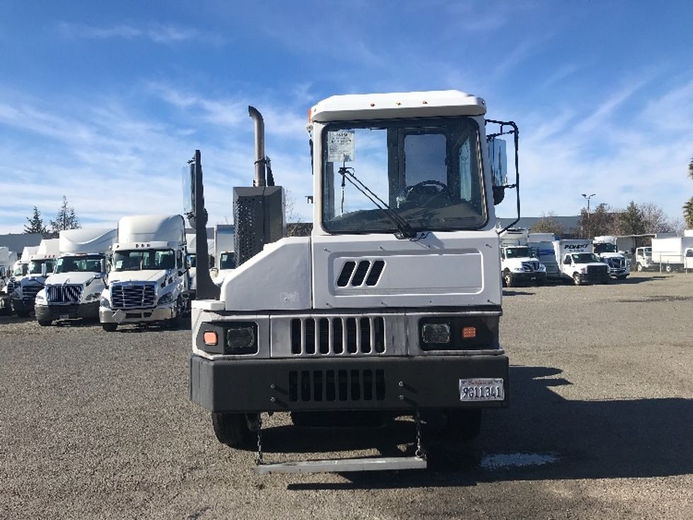 Yard Truck-Heavy Duty Tractors-Ottawa-2019-T2-West Sacramento-CA-35,799\n\t\tmiles-$ 69,250 - Image 2