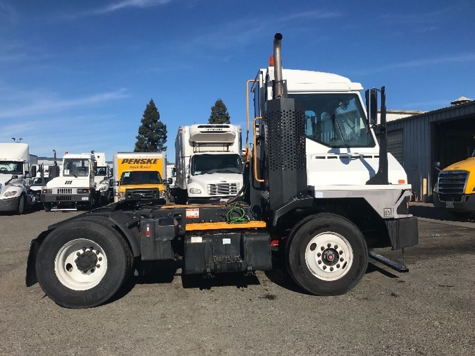 Yard Truck-Heavy Duty Tractors-Ottawa-2019-T2-West Sacramento-CA-35,799\n\t\tmiles-$ 69,250 - Image 8
