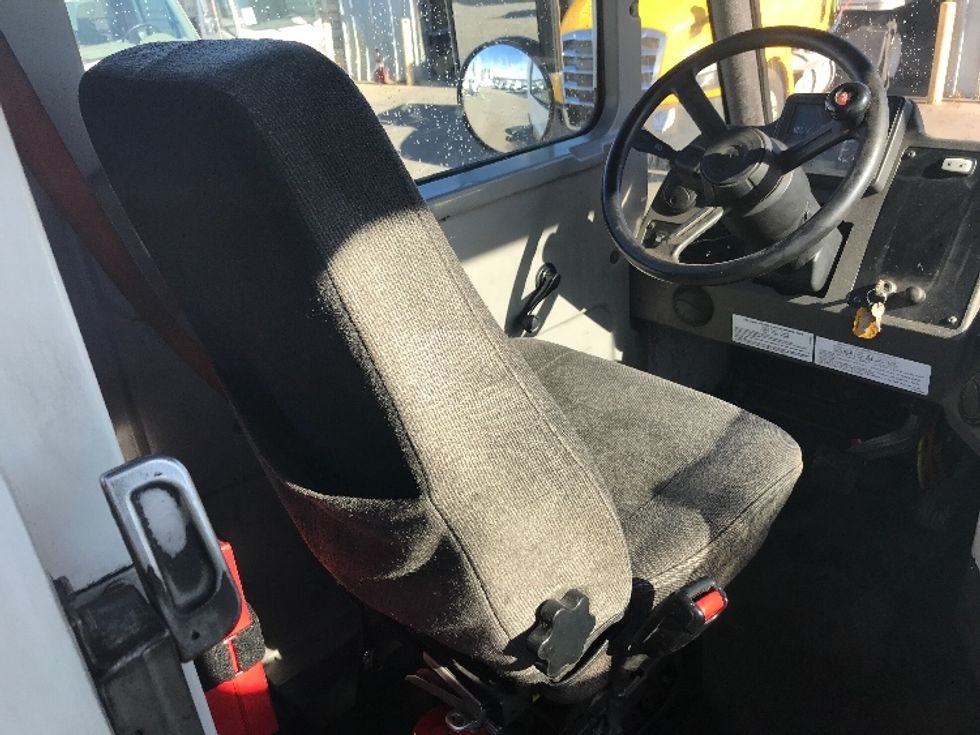 Yard Truck-Heavy Duty Tractors-Ottawa-2019-T2-West Sacramento-CA-35,799\n\t\tmiles-$ 69,250 - Image 9