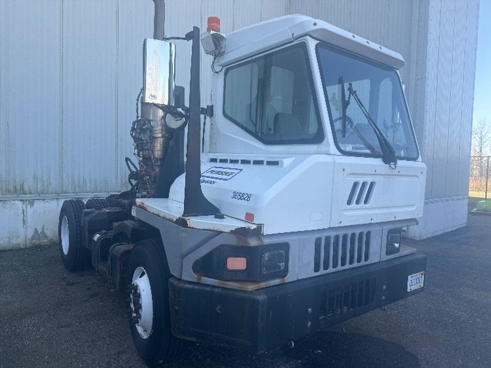 Yard Truck-Heavy Duty Tractors-Ottawa-2019-T2-Wixom-MI-45,626\n\t\tmiles-$ 61,000 - Image 1