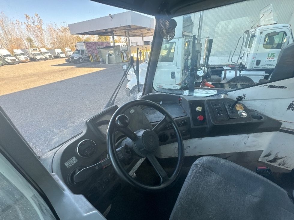 Yard Truck-Heavy Duty Tractors-Ottawa-2019-T2-Wixom-MI-45,626\n\t\tmiles-$ 61,000 - Image 10