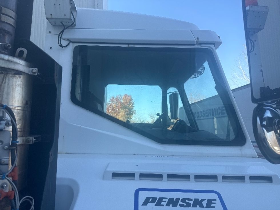 Yard Truck-Heavy Duty Tractors-Ottawa-2019-T2-Wixom-MI-45,626\n\t\tmiles-$ 61,000 - Image 12