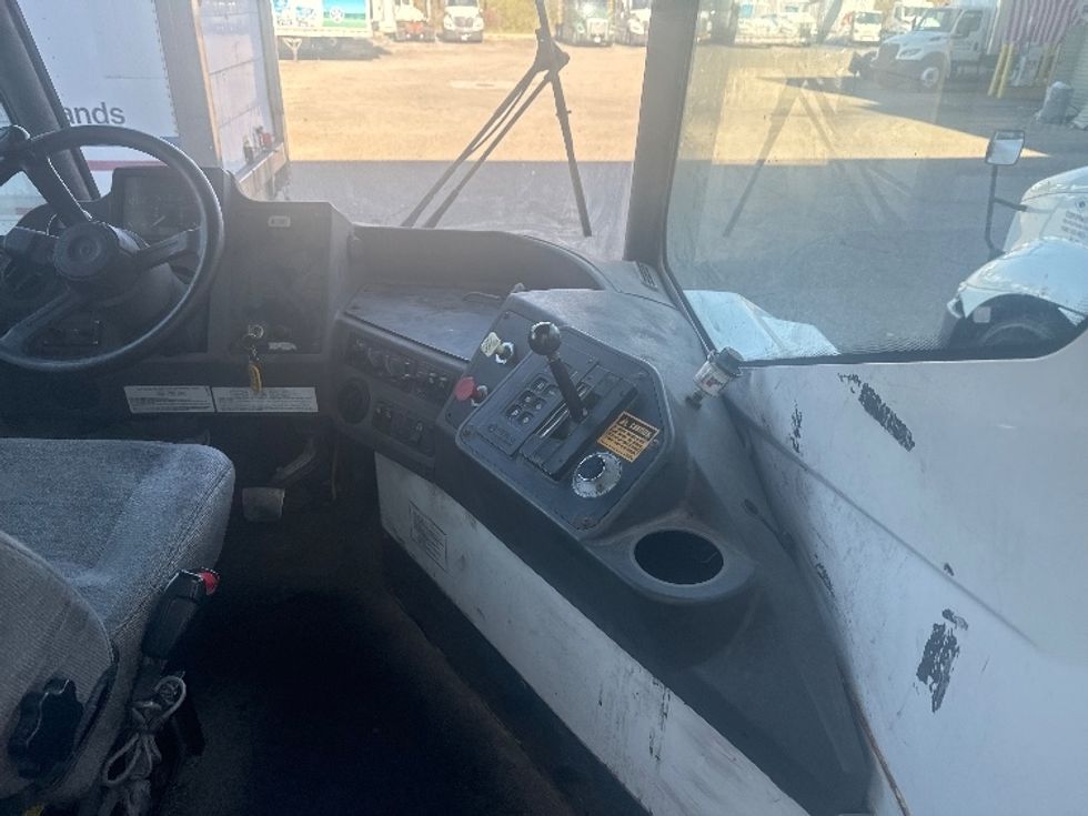 Yard Truck-Heavy Duty Tractors-Ottawa-2019-T2-Wixom-MI-45,626\n\t\tmiles-$ 61,000 - Image 13