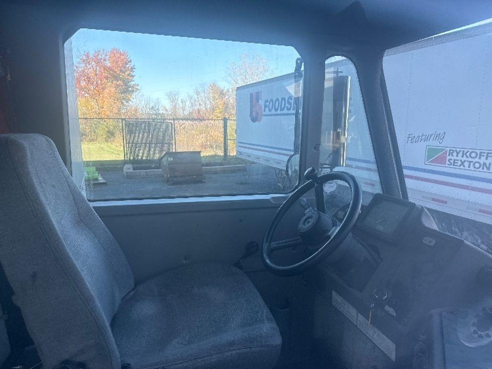 Yard Truck-Heavy Duty Tractors-Ottawa-2019-T2-Wixom-MI-45,626\n\t\tmiles-$ 61,000 - Image 14