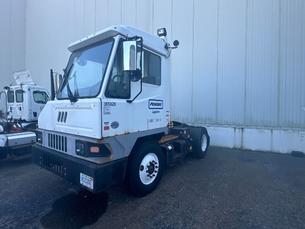 Yard Truck-Heavy Duty Tractors-Ottawa-2019-T2-Wixom-MI-45,626\n\t\tmiles-$ 61,000 - Image 3
