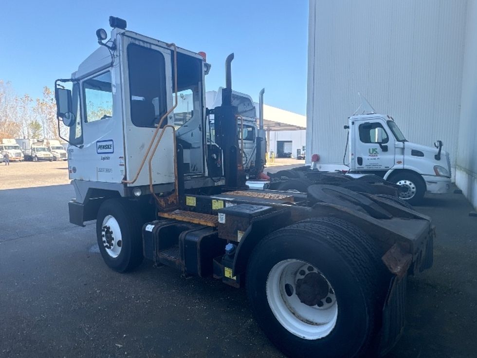 Yard Truck-Heavy Duty Tractors-Ottawa-2019-T2-Wixom-MI-45,626\n\t\tmiles-$ 61,000 - Image 5
