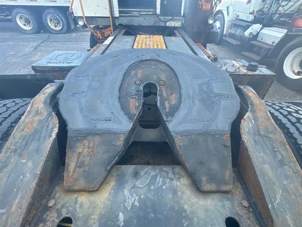 Yard Truck-Heavy Duty Tractors-Ottawa-2019-T2-Wixom-MI-45,626\n\t\tmiles-$ 61,000 - Image 6