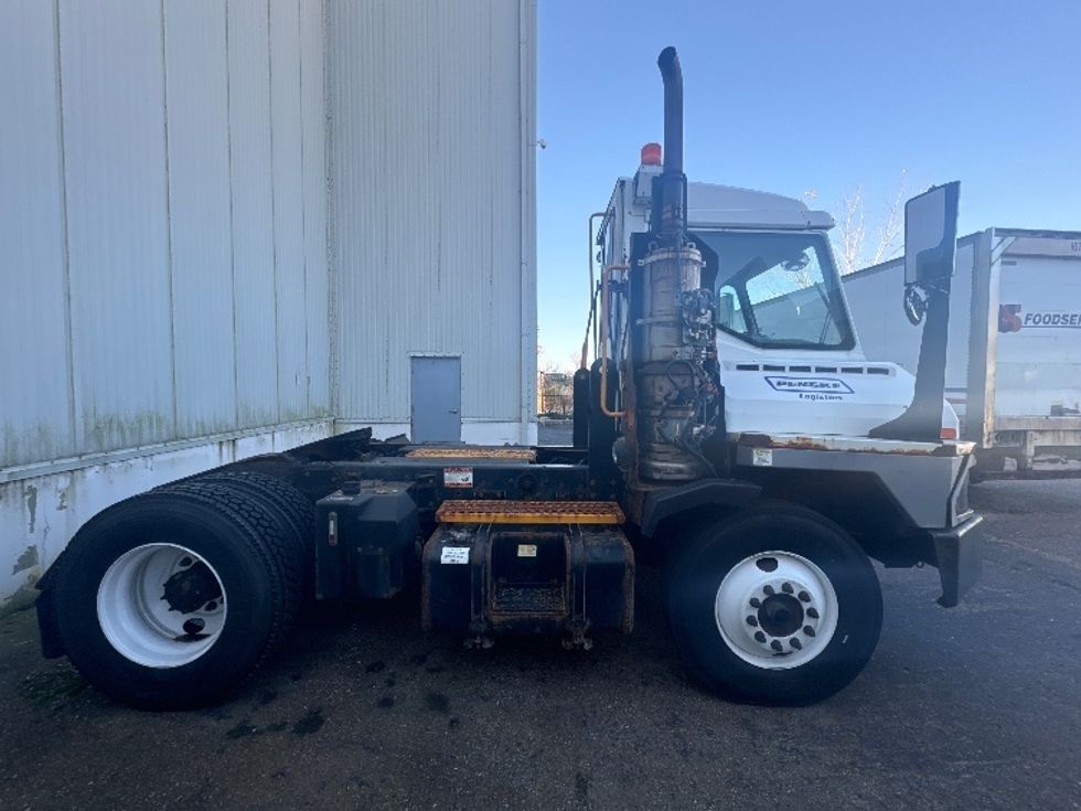 Yard Truck-Heavy Duty Tractors-Ottawa-2019-T2-Wixom-MI-45,626\n\t\tmiles-$ 61,000 - Image 8