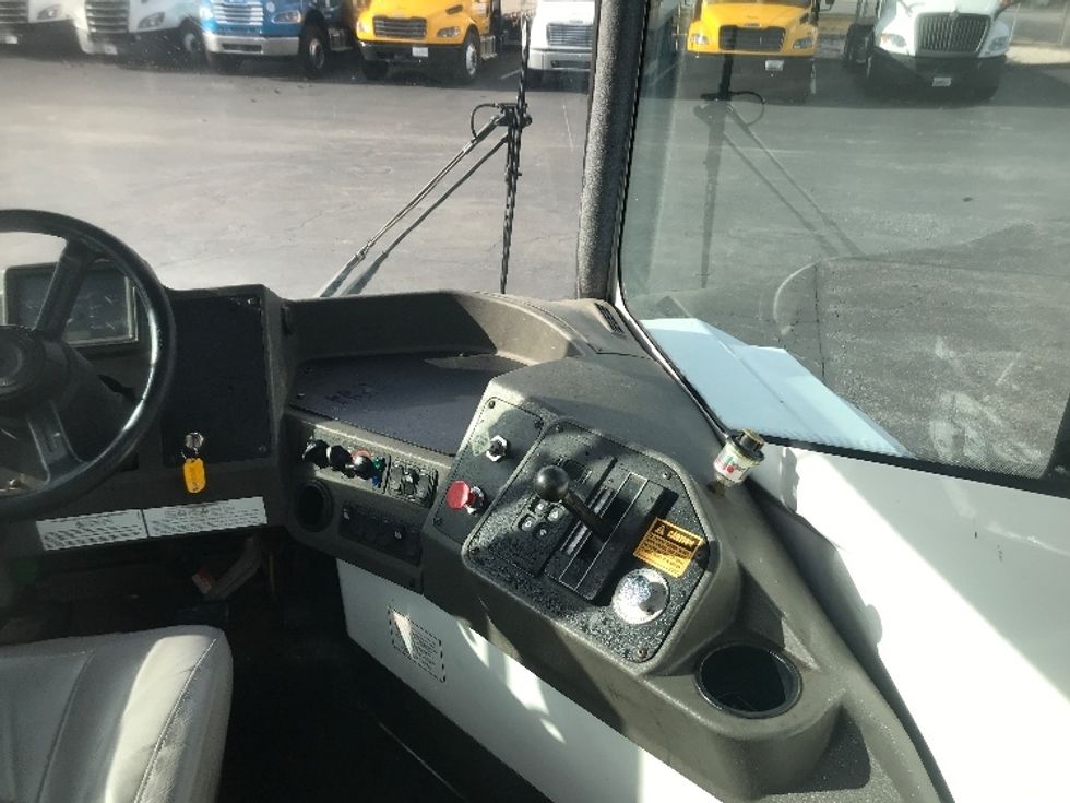 Yard Truck-Heavy Duty Tractors-Ottawa-2019-T2-York-PA-8,151\n\t\tmiles-$ 63,000 - Image 9