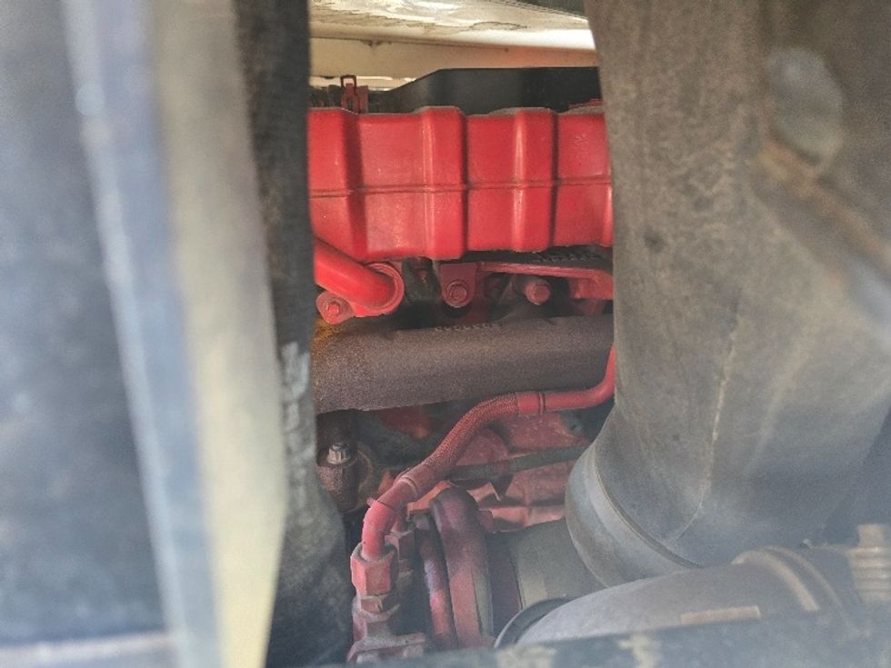 Yard Truck-Heavy Duty Tractors-Ottawa-2020-T2-Atlanta (Forest Park)-GA-15,204\n\t\tmiles-$ 79,000 - Image 14