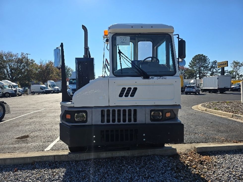 Yard Truck-Heavy Duty Tractors-Ottawa-2020-T2-Atlanta (Forest Park)-GA-15,204\n\t\tmiles-$ 79,000 - Image 2