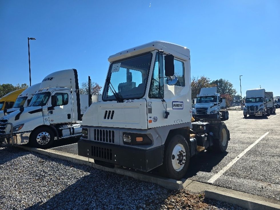 Yard Truck-Heavy Duty Tractors-Ottawa-2020-T2-Atlanta (Forest Park)-GA-15,204\n\t\tmiles-$ 79,000 - Image 3