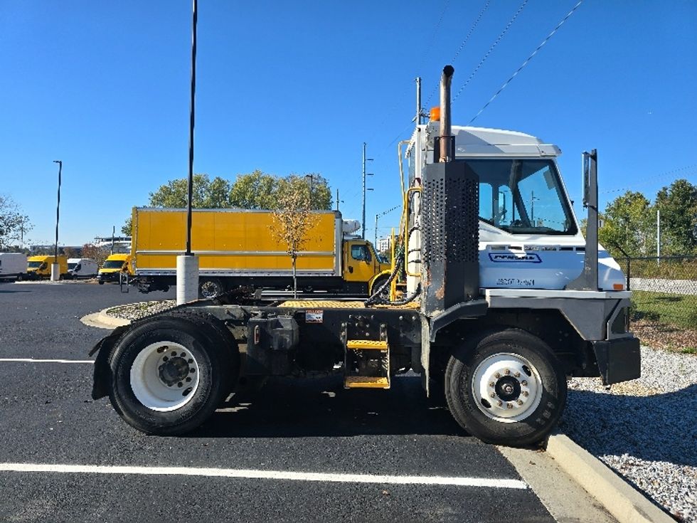 Yard Truck-Heavy Duty Tractors-Ottawa-2020-T2-Atlanta (Forest Park)-GA-15,204\n\t\tmiles-$ 79,000 - Image 8