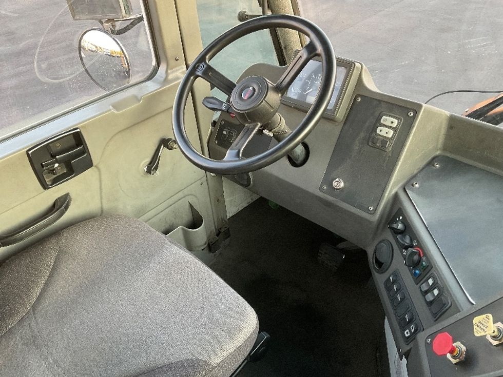 Yard Truck-Heavy Duty Tractors-Ottawa-2020-T2-Boise-ID-37,079\n\t\tmiles-$ 75,250 - Image 12