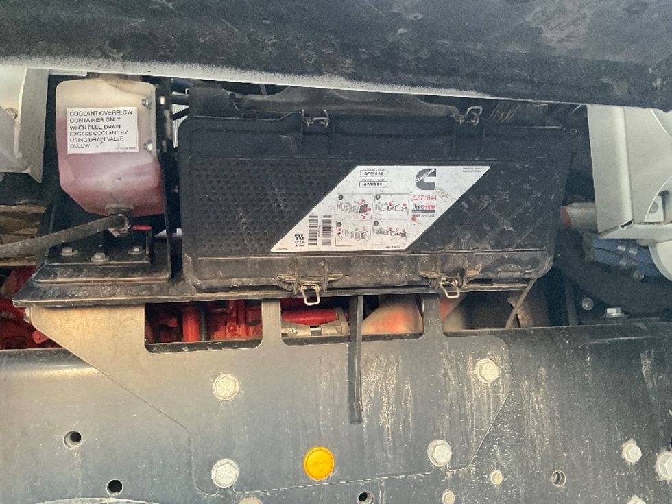 Yard Truck-Heavy Duty Tractors-Ottawa-2020-T2-Boise-ID-37,079\n\t\tmiles-$ 75,250 - Image 14