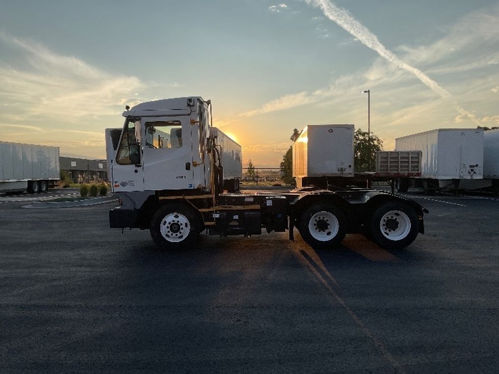 Yard Truck-Heavy Duty Tractors-Ottawa-2020-T2-Boise-ID-37,079\n\t\tmiles-$ 75,250 - Image 4