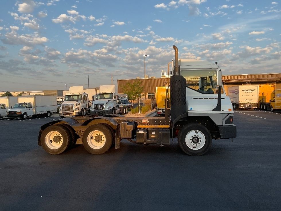 Yard Truck-Heavy Duty Tractors-Ottawa-2020-T2-Boise-ID-37,079\n\t\tmiles-$ 75,250 - Image 8
