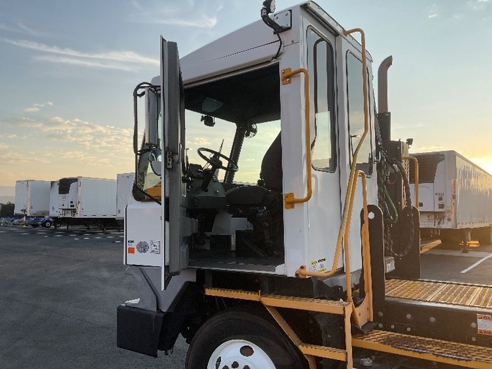 Yard Truck-Heavy Duty Tractors-Ottawa-2020-T2-Boise-ID-37,079\n\t\tmiles-$ 75,250 - Image 9