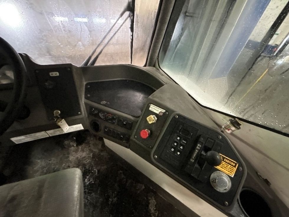 Yard Truck-Heavy Duty Tractors-Ottawa-2020-T2-Brooklyn Park-MN-17,128\n\t\tmiles-$ 63,500 - Image 11