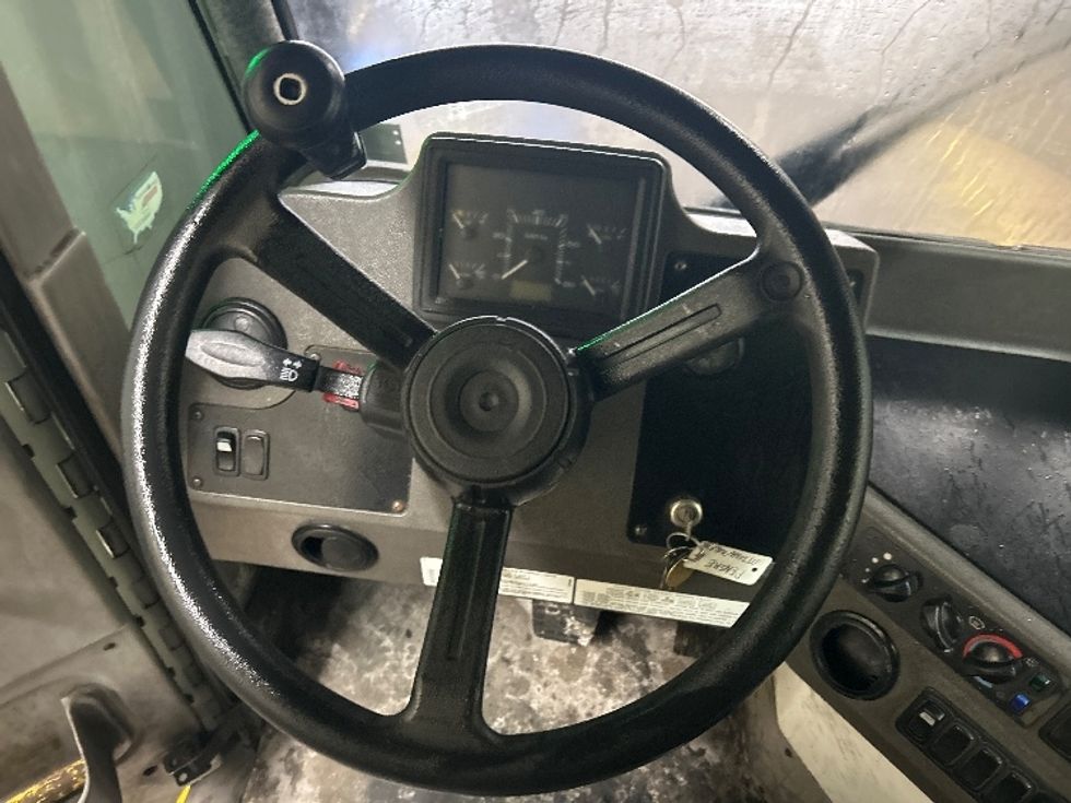 Yard Truck-Heavy Duty Tractors-Ottawa-2020-T2-Brooklyn Park-MN-17,128\n\t\tmiles-$ 63,500 - Image 9