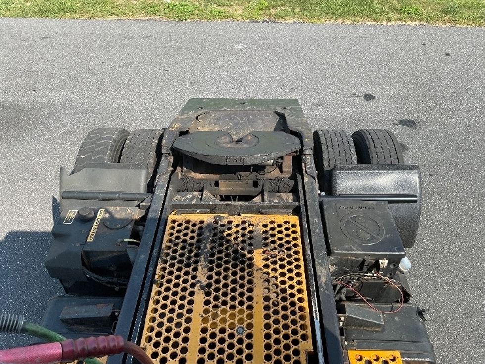 Yard Truck-Heavy Duty Tractors-Ottawa-2020-T2-Carlisle-PA-70,257\n\t\tmiles-$ 60,250 - Image 19